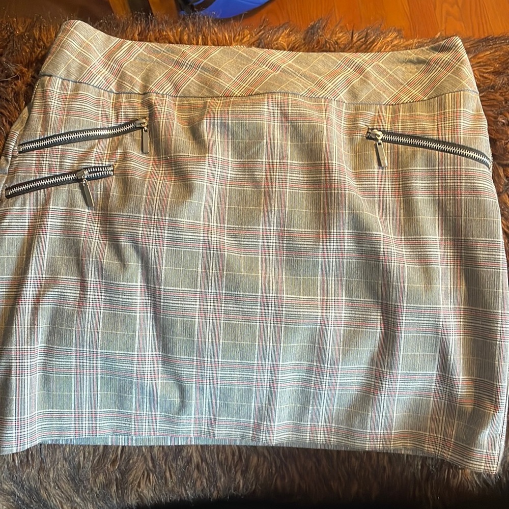 Plaid pencil skirt
